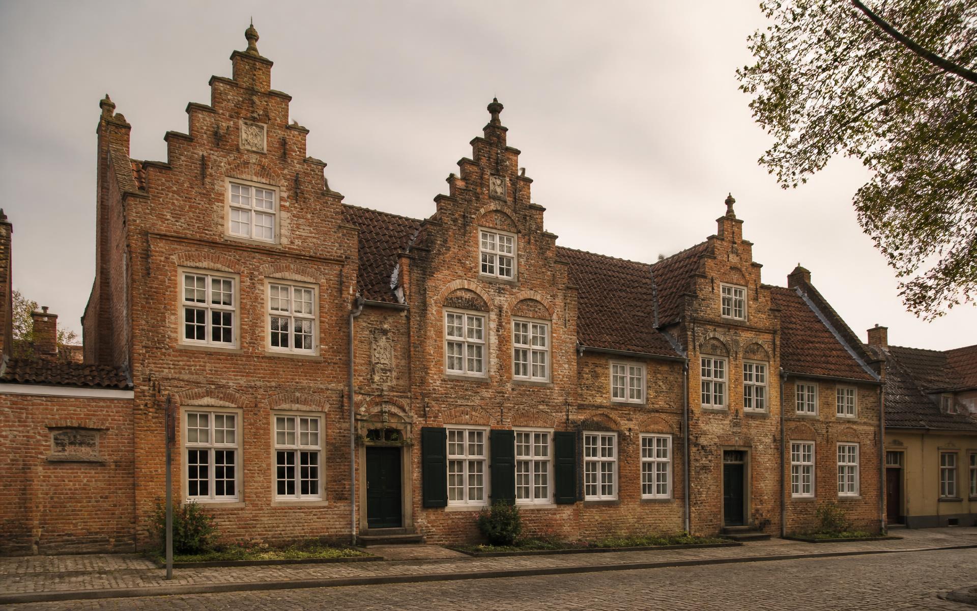 Maison ancienne en brique dans les Flandres, secteur d'Estaires